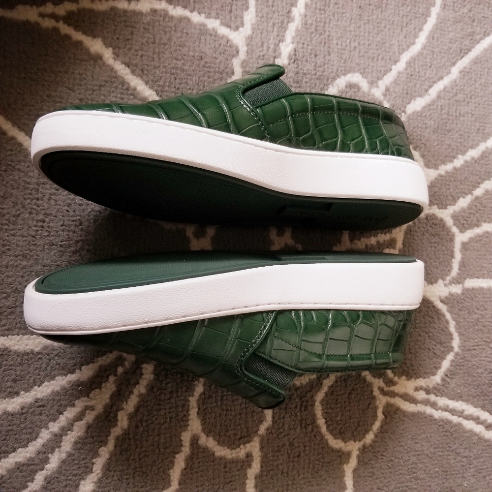NWOT Michael Kors Green Croco Embossed KEATON Slip Ons - Picture 5 of 9